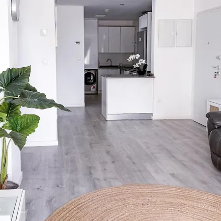 Daire Modern On Zenia Boulevard *